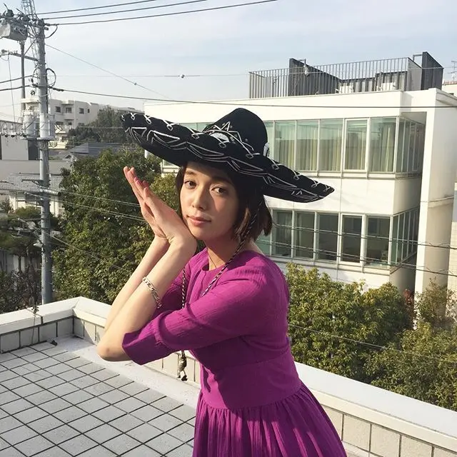 プチプラ服の着まわし特集で、しーちゃんが表現したものって?【佐藤栞里の撮影オフショット】_3