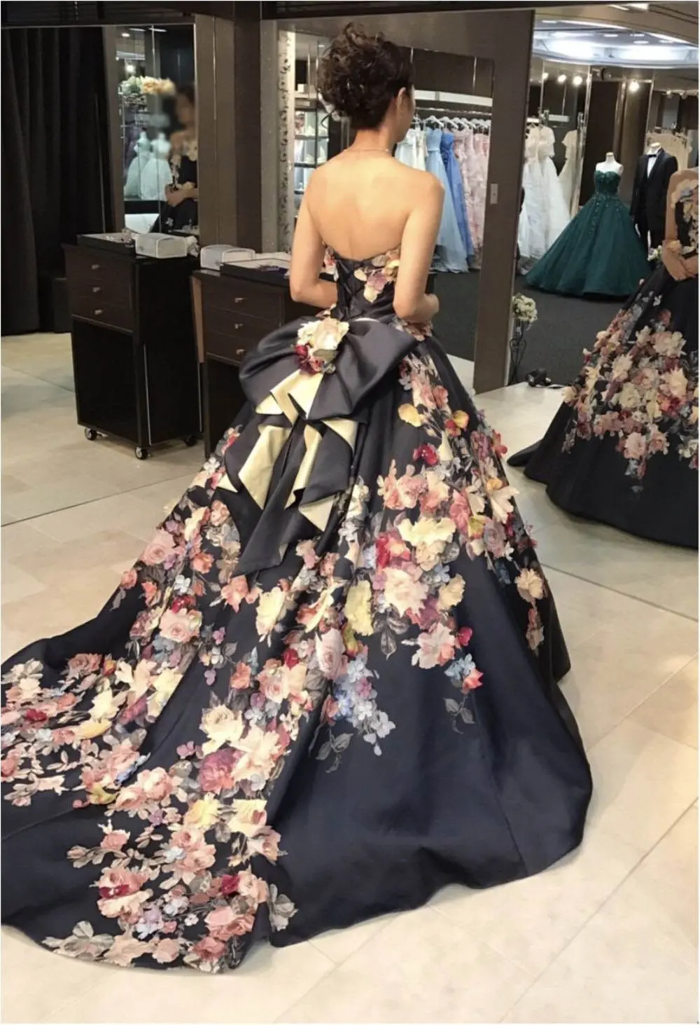 卒花さんに聞く【ドレス特集】- 結婚式・二次会におすすめ! プレ花嫁さんに人気のおしゃれなウェディングドレスは?_28
