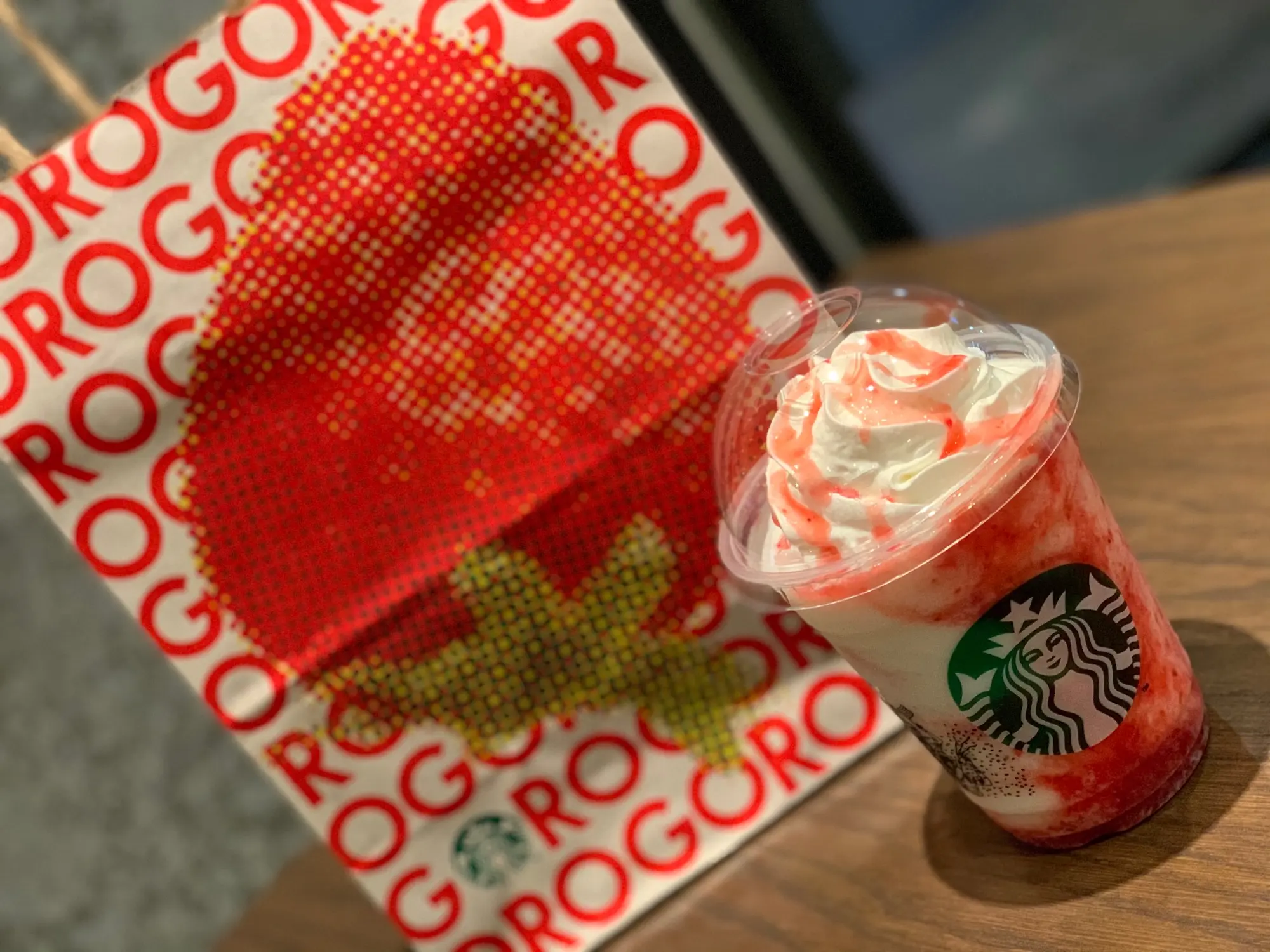《○○の時だけ飲める⁈❤️》出会えたら超ラッキー!【スタバ】第3のいちごフラペチーノあらわる☻_1