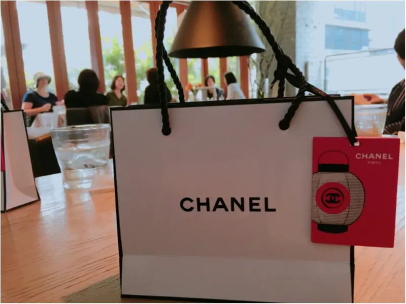 おしゃれ女子続々来店中 シャネル祭開催中 お祭りに参加して素敵なサンプルや景品がゲット Moreインフルエンサーズブログ Daily More