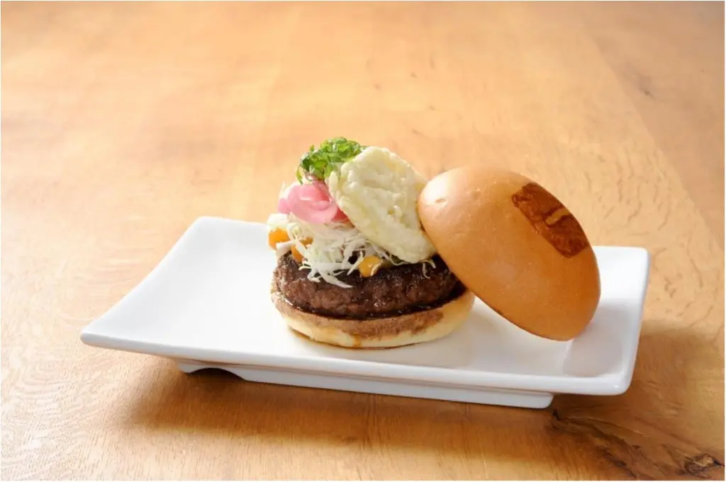 明日3/24(金)日本初上陸! 『ウマミバーガー』第1号店で日本限定ハンバーガーをガブッと☆_1