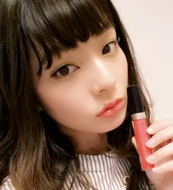 小濱庸子ちゃんのお気に入り!表情を華やかになさるルージュの正体。_1
