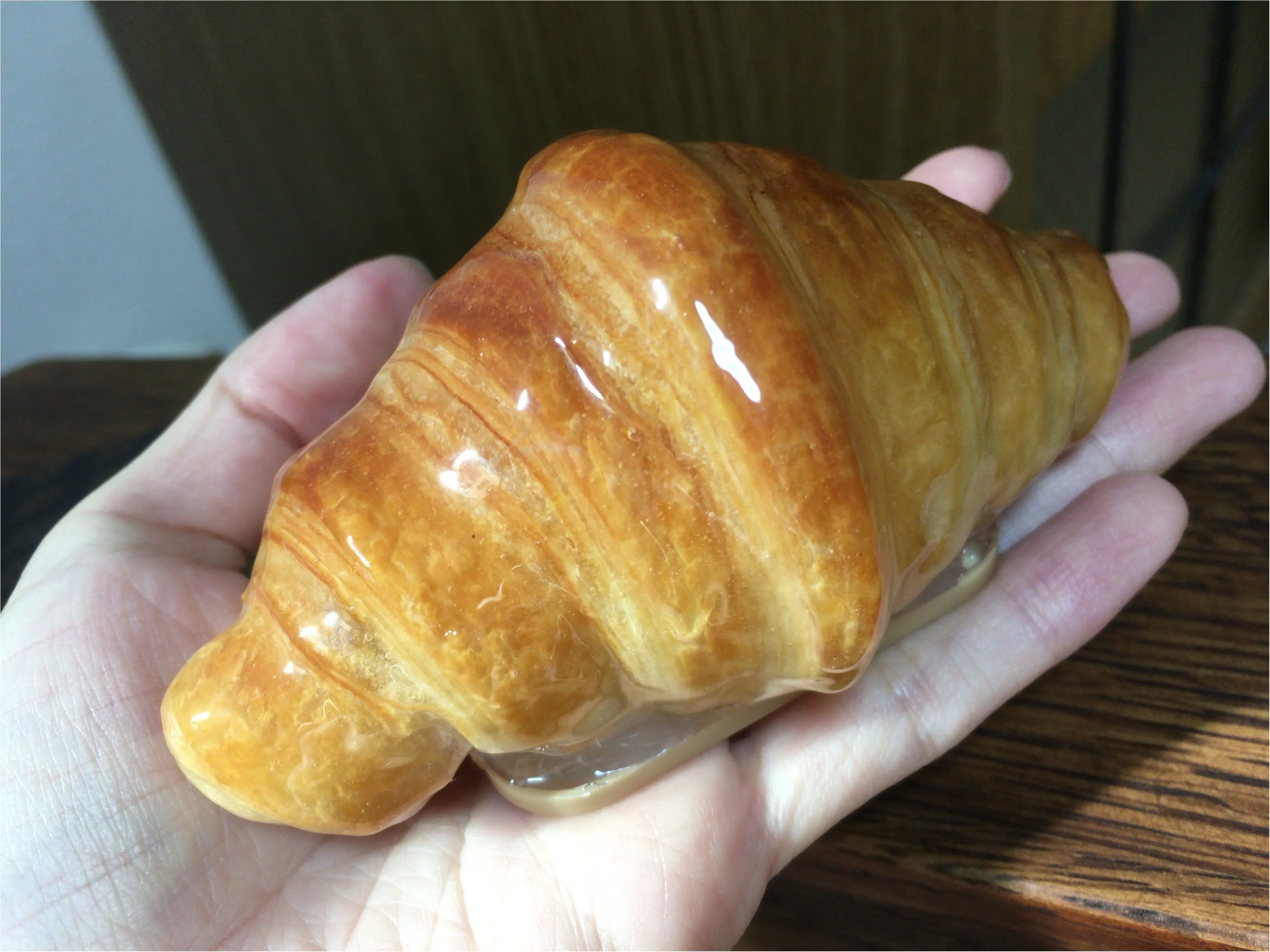 本物のパンでライト?クロワッサンが可愛い《パンプシェード》って何?なインテリア雑貨を見つけました!_4