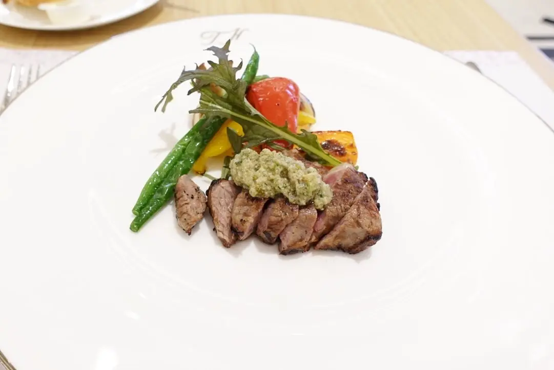 【宝塚】新宝塚ホテル『アンサンブル』でランチ!Vlogつき_5