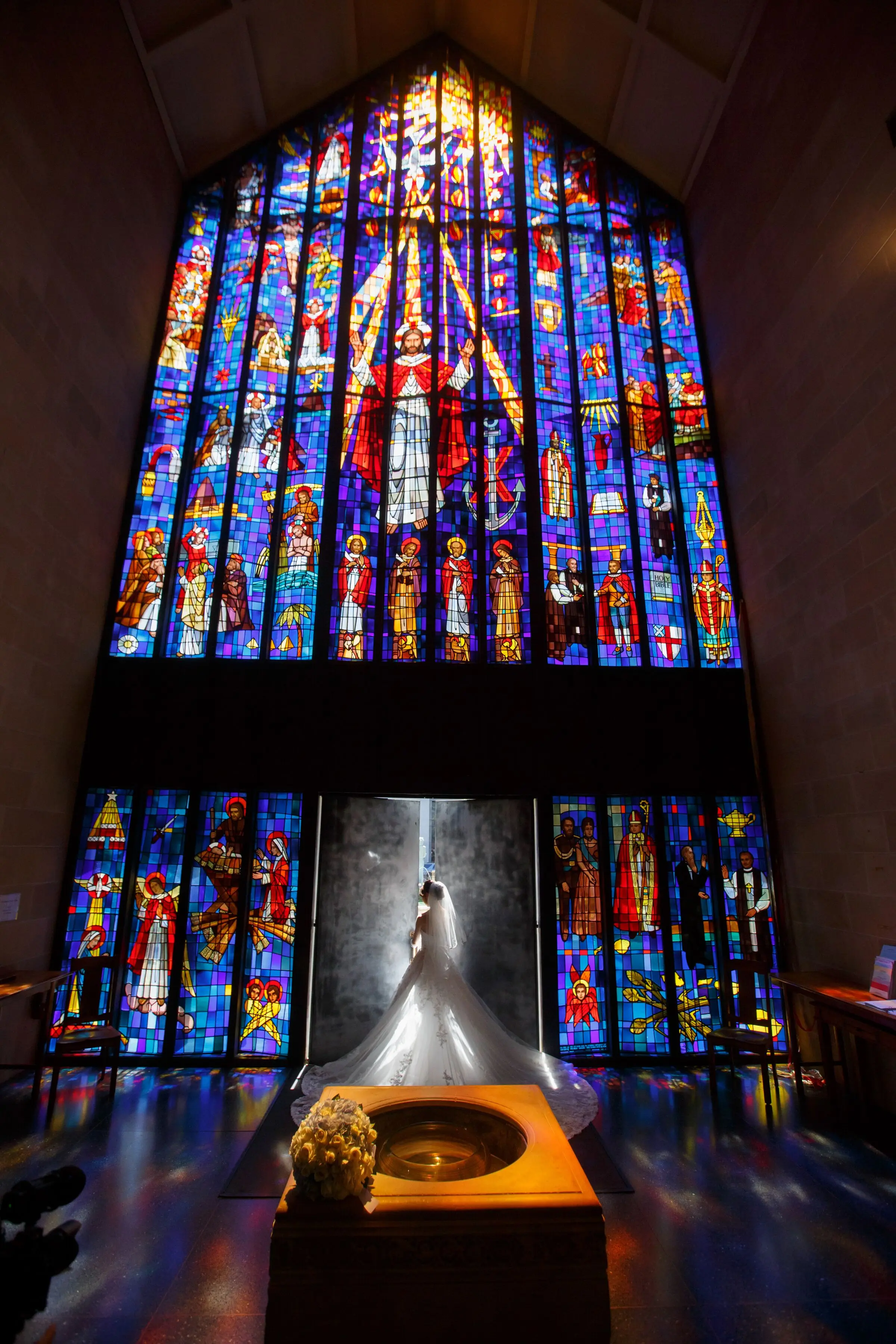ハワイ挙式 幻想的なステンドグラスが魅力的 セントアンドリュース大聖堂にて結婚式を挙げました Moreインフルエンサーズブログ Daily More
