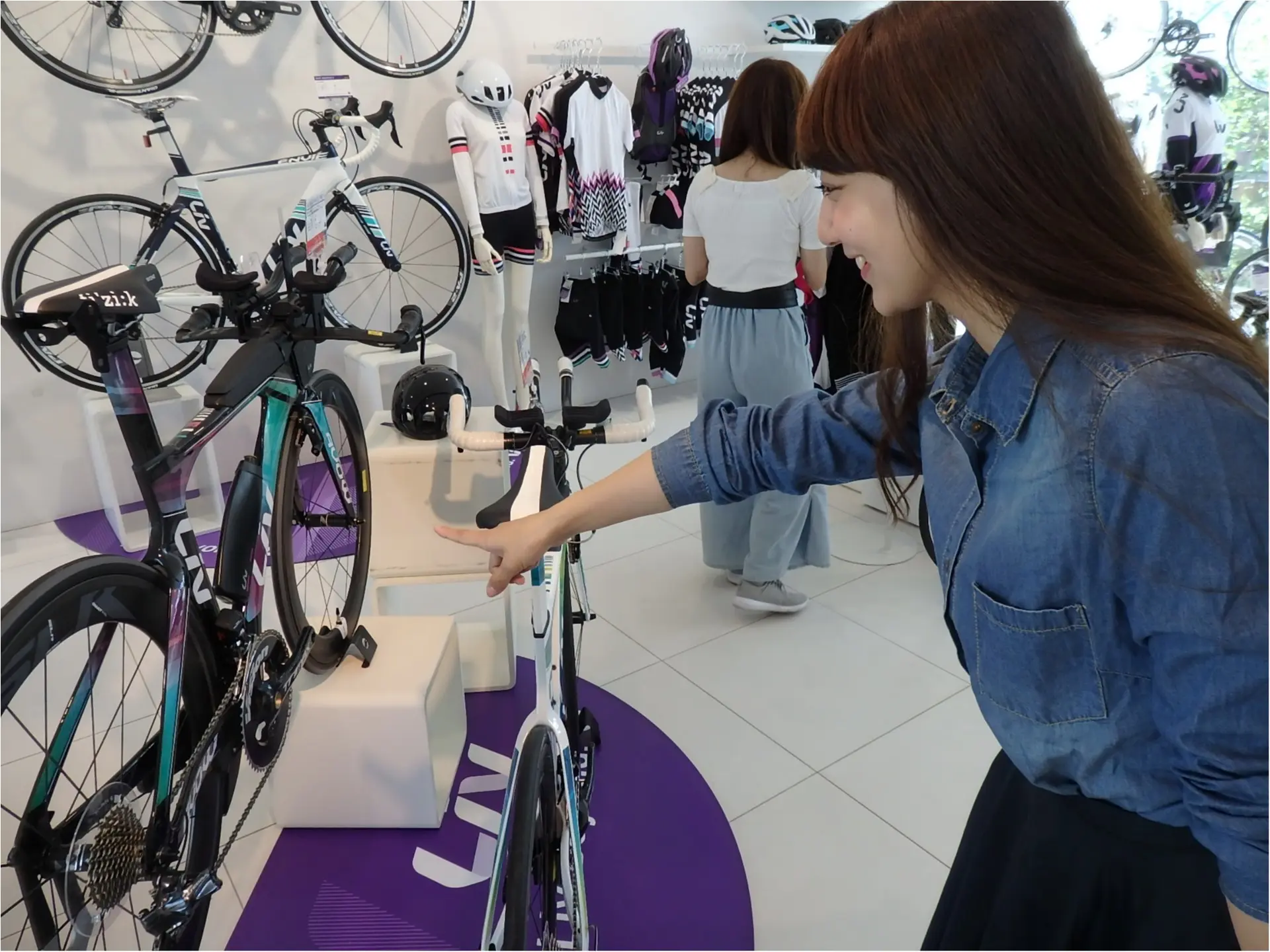 世界初の女性向け自転車ブランド"Liv"でわくわくのウエア合わせ 【#モアチャレ あかね】_5