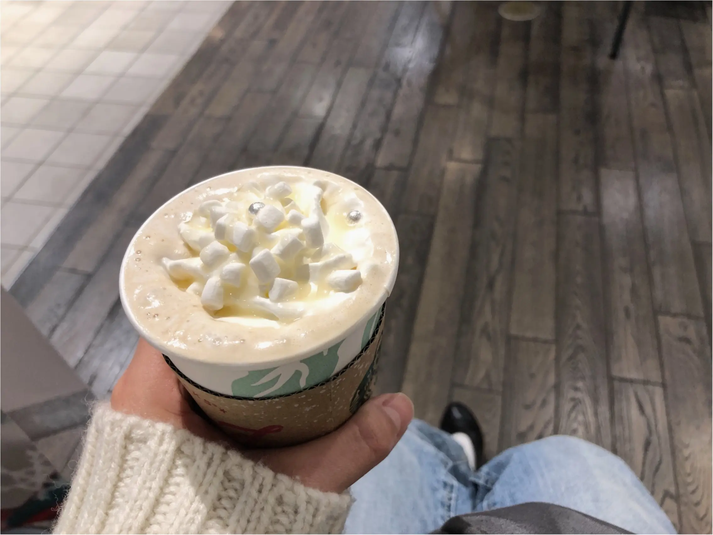 《スタバ》ホワイトチョコレートスノーを飲みました!オススメのカスタマイズはもちろんこれ♡_2