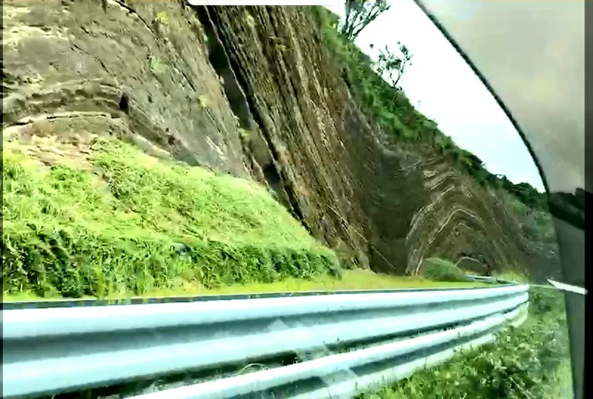 《まぐPRESENTS☆》都心から1時間45分!東京の離島「伊豆大島」で迫力の大自然旅☆_9