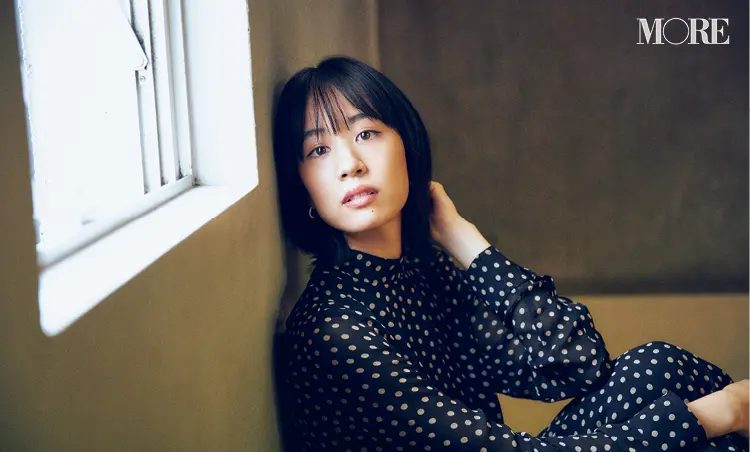 【石橋静河さんインタビュー】映画『人数の町』に出演。「26歳、人との心地いい距離感がわかってきてすごく楽しい」_1