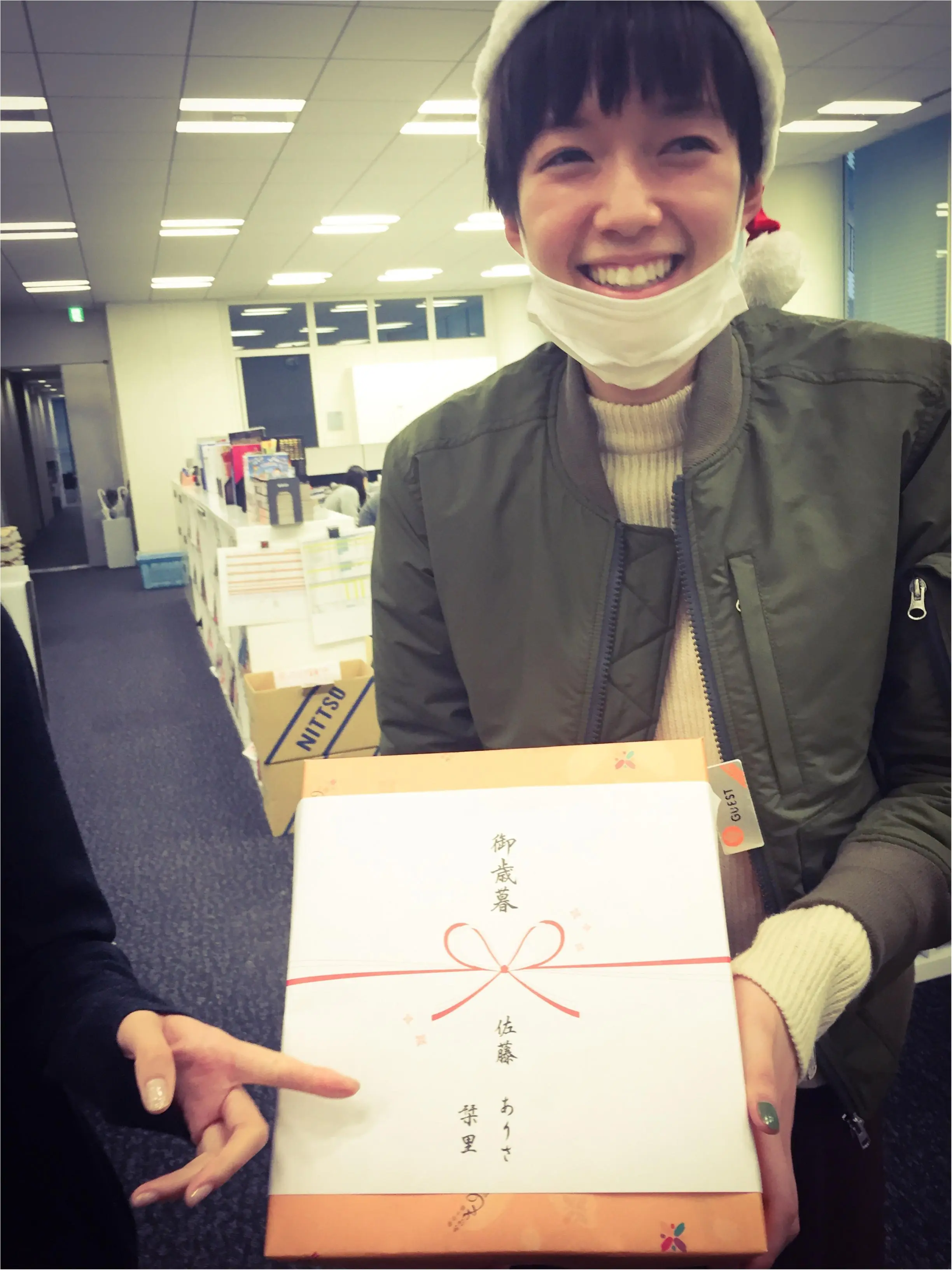 【オフショット】佐藤ありさ&佐藤栞里がサンタになってやって来た‼︎_2