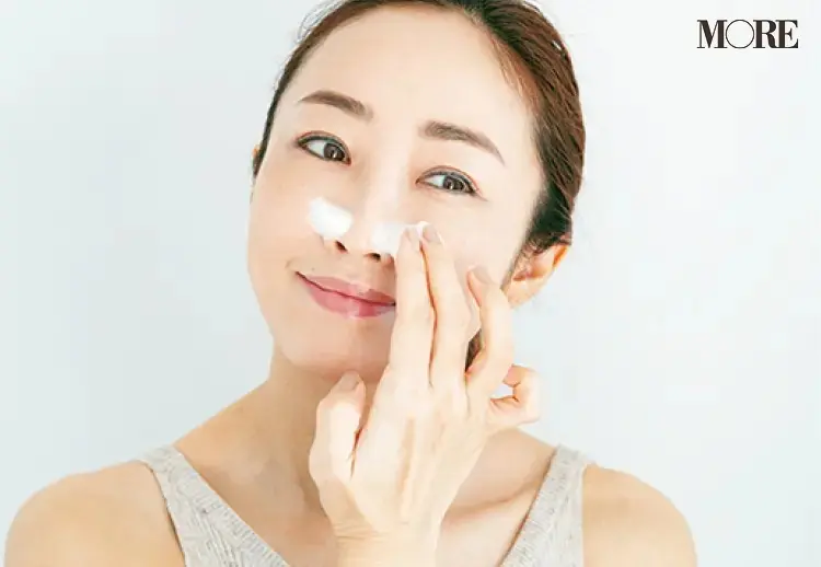 洗顔している神崎恵