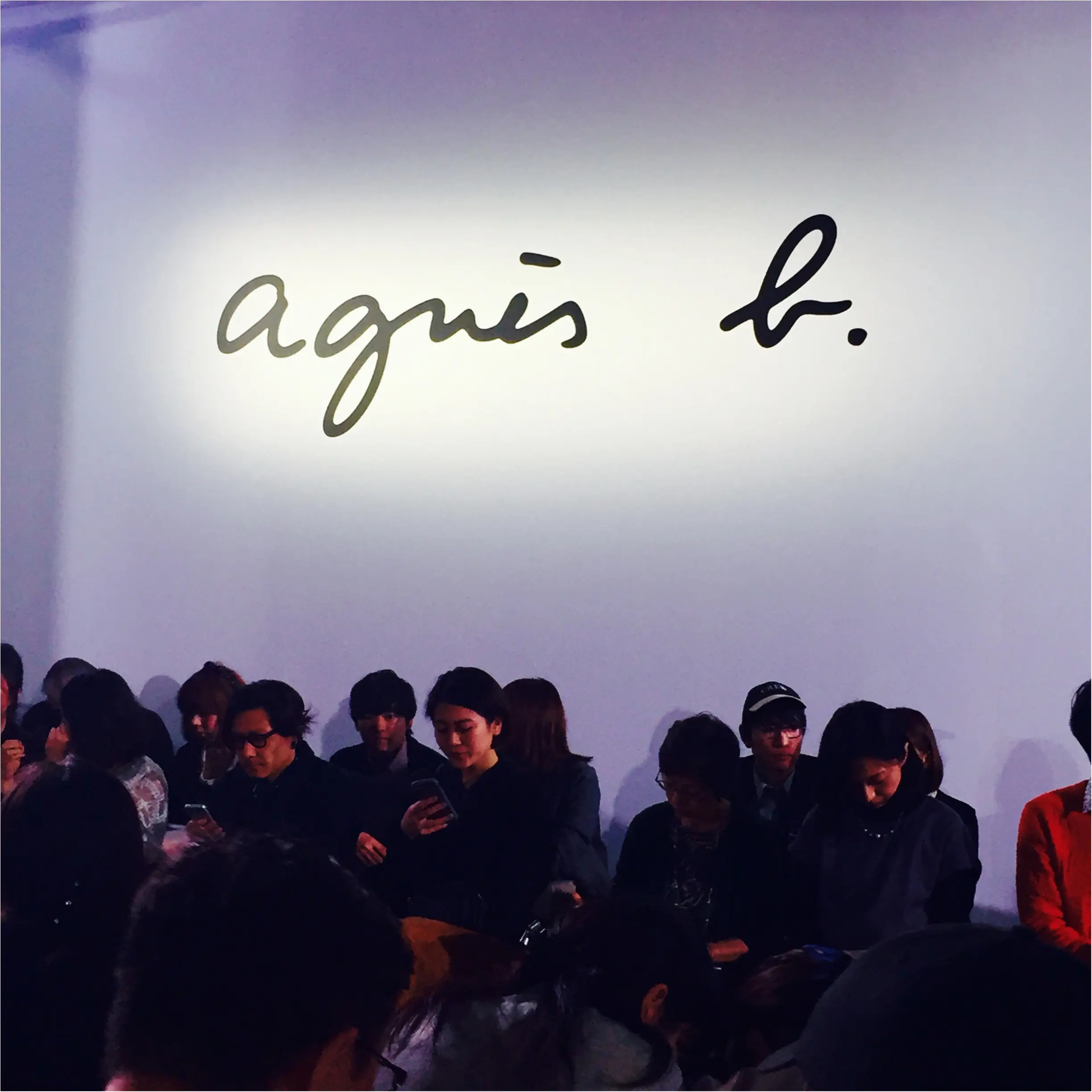 アニエスベーが16年秋冬コレクションを開催! モダンなパリジェンヌルックが満載♡_1