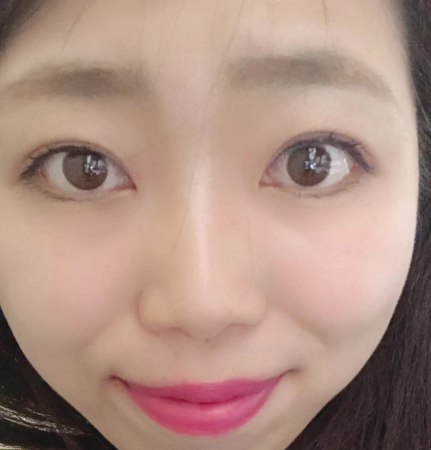 【夢の濡れツヤ肌を実現】まるでレフ板?!♡セザンヌのハイライトは3刀流!!《これ1つでお直しパウダー!アイシャドウ!ハイライトも可能》_5