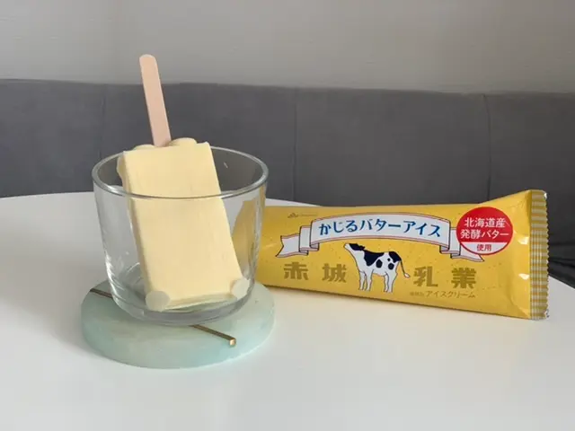 かじるバターアイスをコーヒーに入れてアレンジ♡ウインナーコーヒーのようなまろやかな味に_2