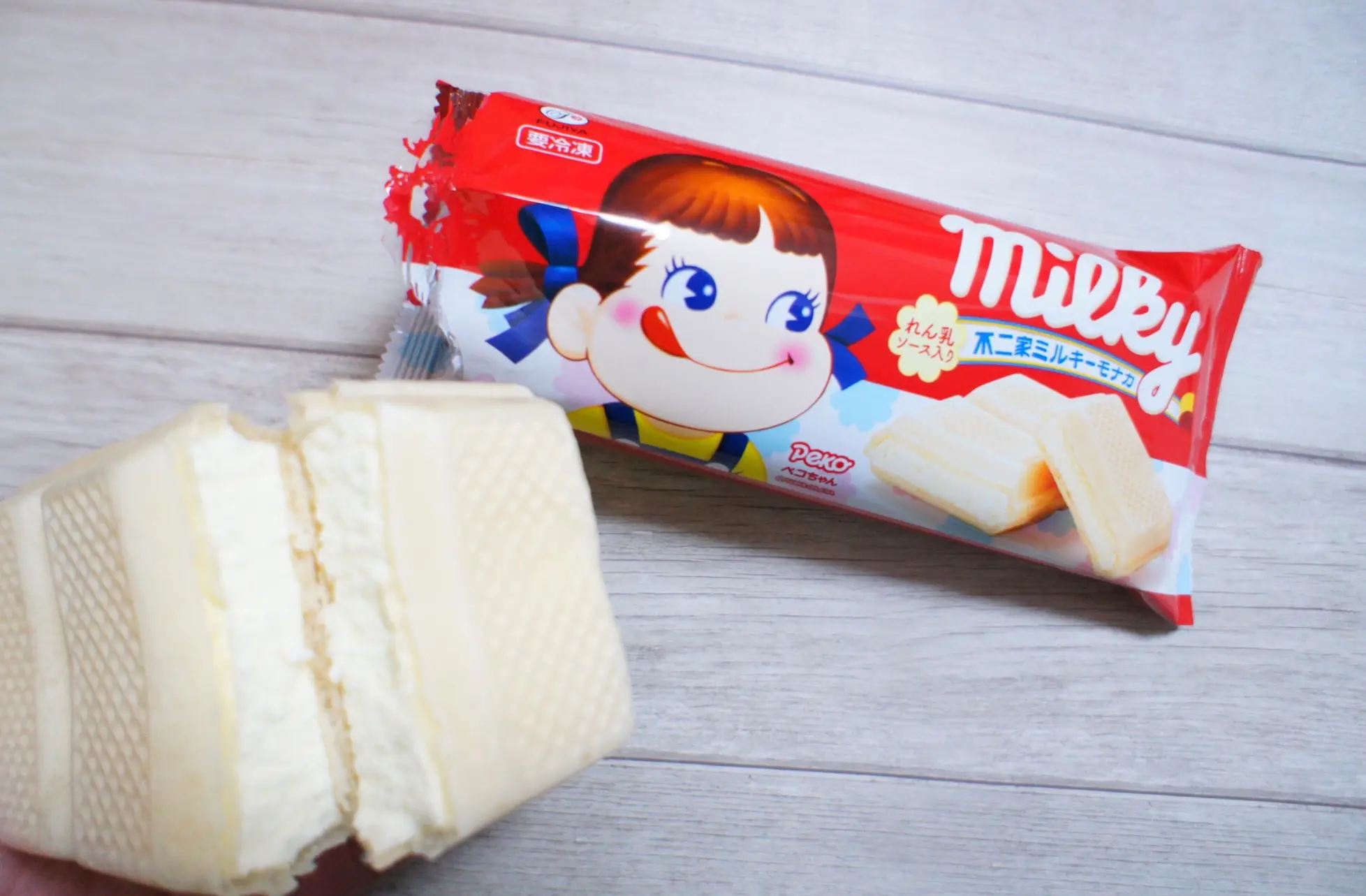 《どこを食べてもミルキー風味⁈❤️》新作アイス【不二家ミルキーモナカ】が美味しすぎる!☻_3