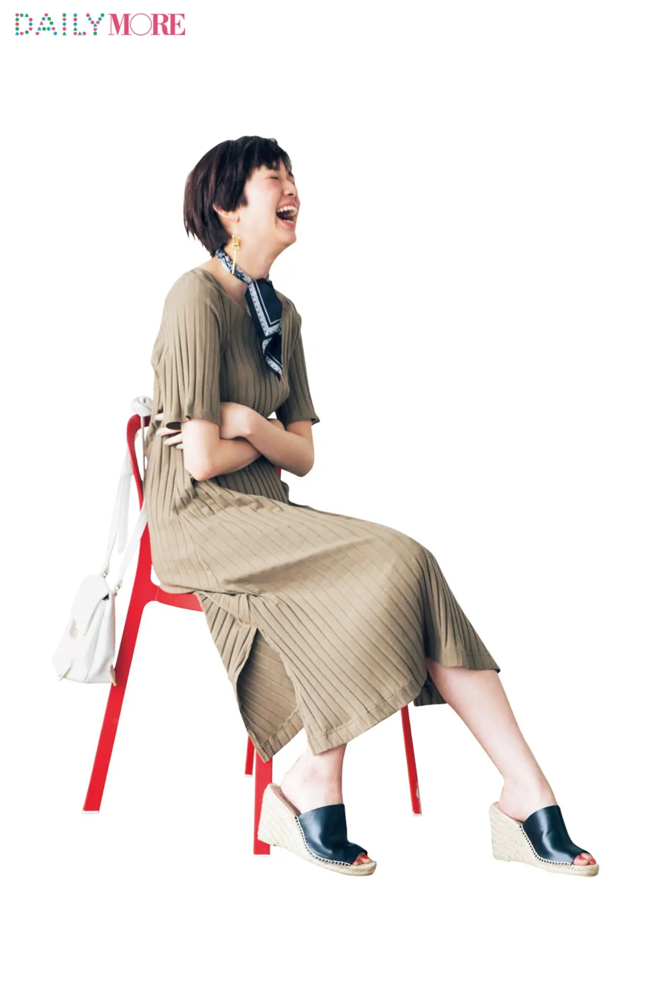 【今日のコーデ/佐藤栞里】ランチミーティングがある水曜日は美人なスリットワンピが味方♡_1