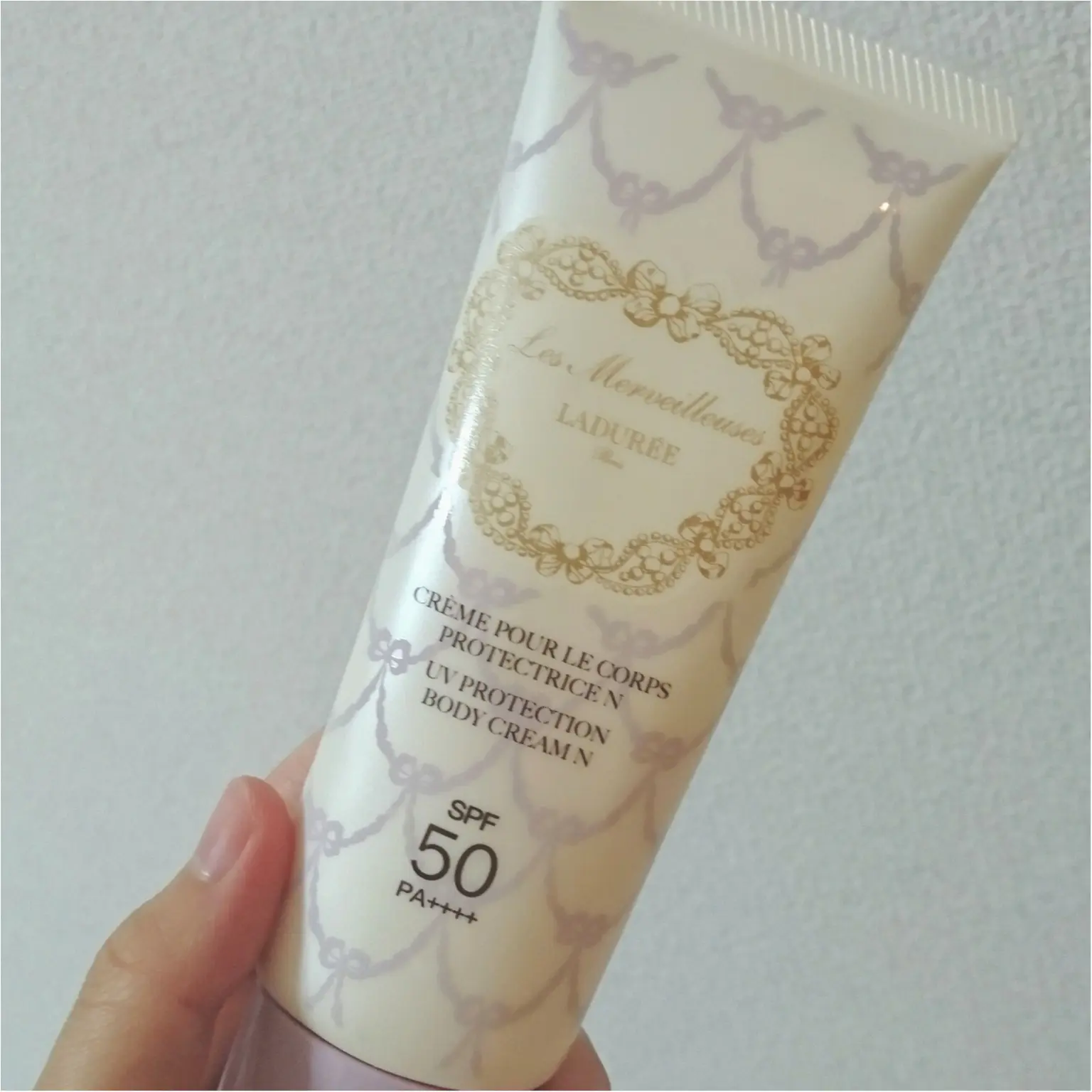 夏のマストアイテム❗ローズの香りで付け心地もgoodな日焼け止め♡_1