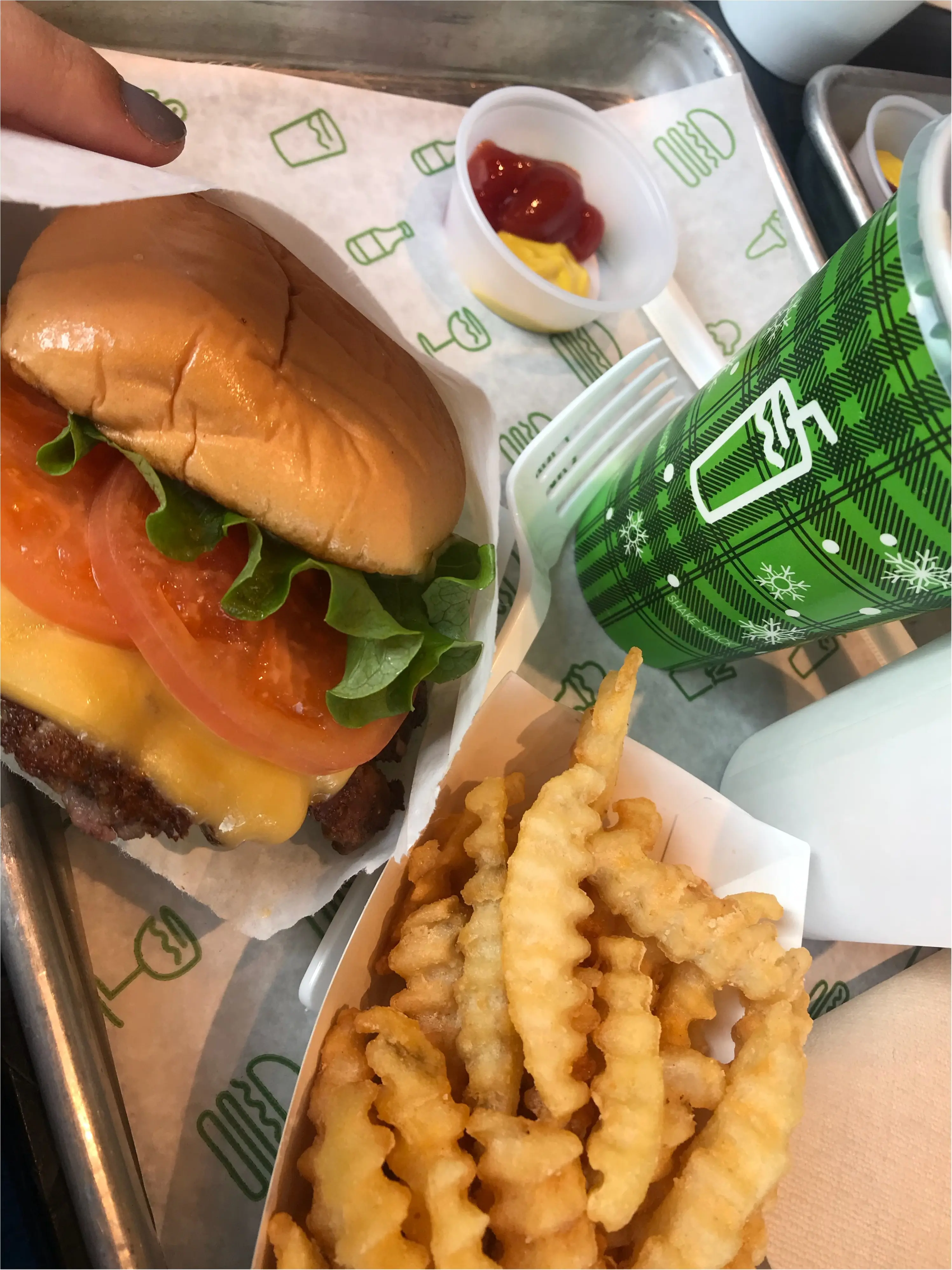 【NY発祥】おしゃれで素材にこだわる絶品ハンバーガーを東京で♡シェイクシャック☝︎☝︎_2