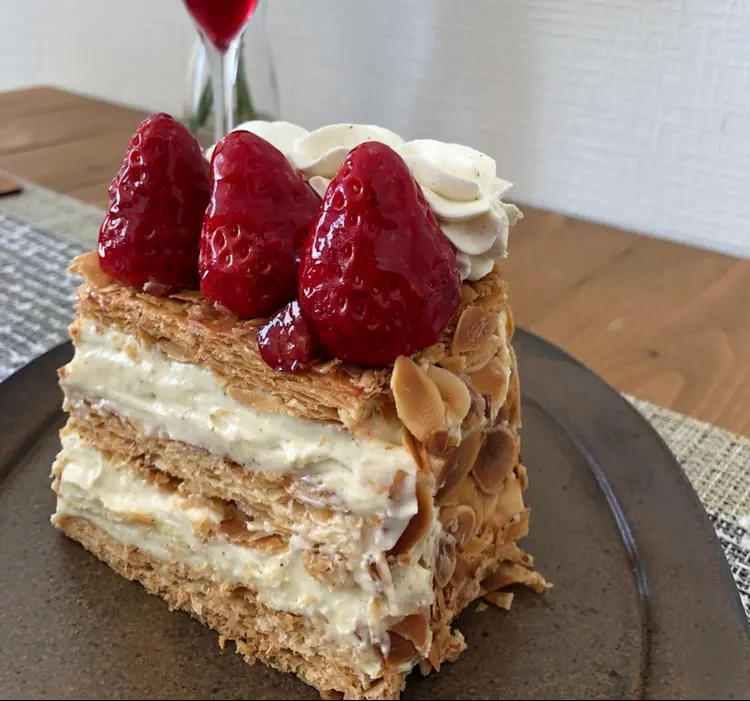 予約必須!あの銀座マキシムの《苺のミルフィーユ》を食べました♡ 【おすすめいちごスイーツ】_3