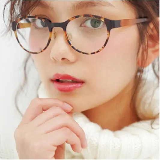 【武智志穂Presents】冬から春に上手にシフトできる「旬小物×ヘアメイク」ーメガネ編ー_4