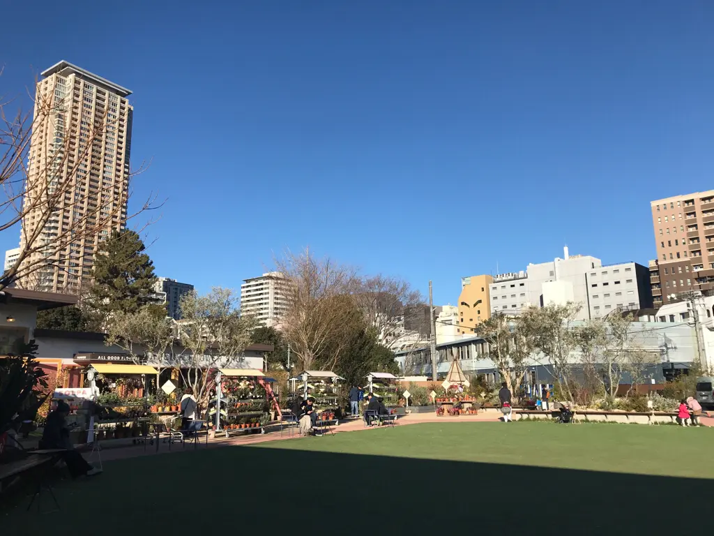 緑溢れる広場やカフェ、お花屋さん❤︎【SHARE GREEN MINAMI AOYAMA】がお洒落すぎる♡_2