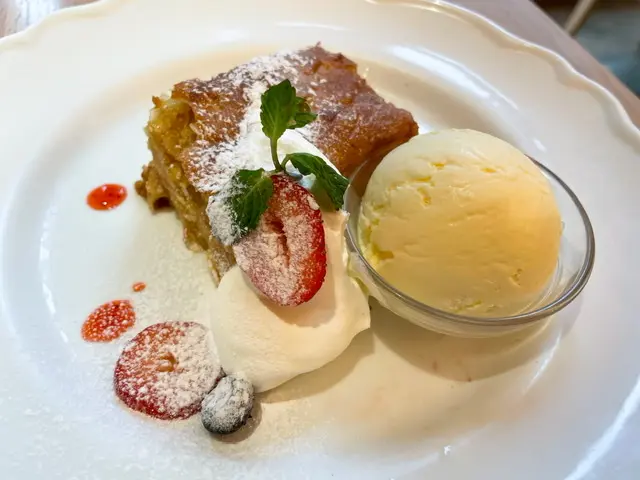 【Afternoon Tea TEAROOM】No.1スイーツ 《アップルパイ》と《紅茶》で優雅な休日♡_1