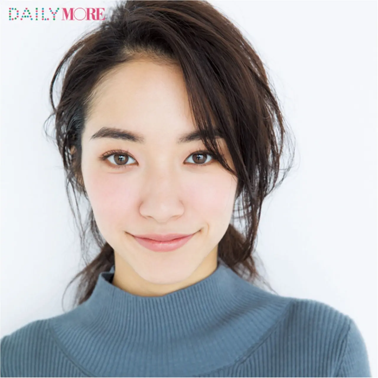 彼友と一緒にカラオケクリパの前に、会社メイクを可愛げ盛り♡ アフター6の『変身ポーチ』の中身はこれっ!_1