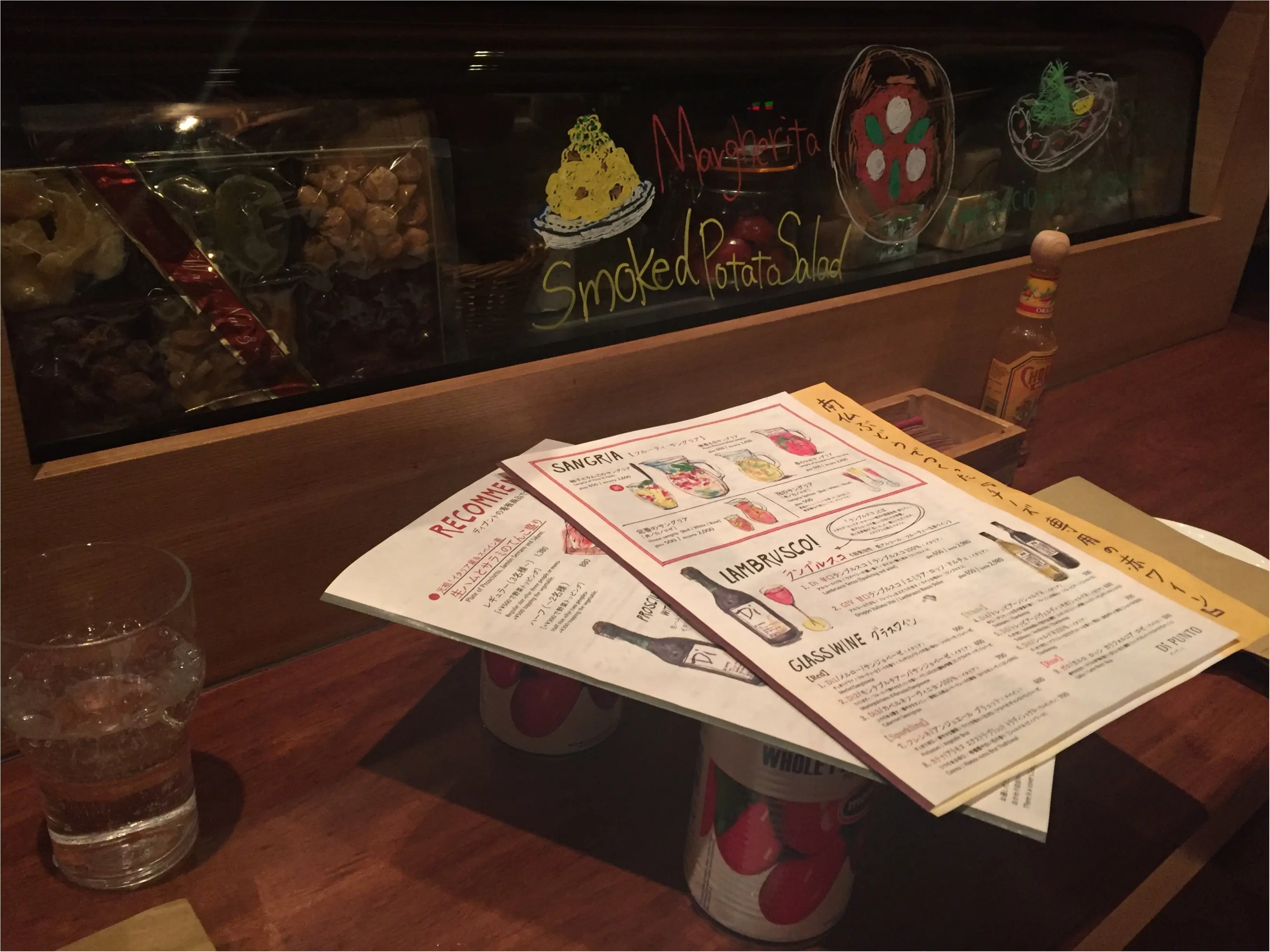 お洒落女子会にぴったり♡ベニヤ板の隅から隅までこれでもか!という程の生ハムとワインとチーズの店_2