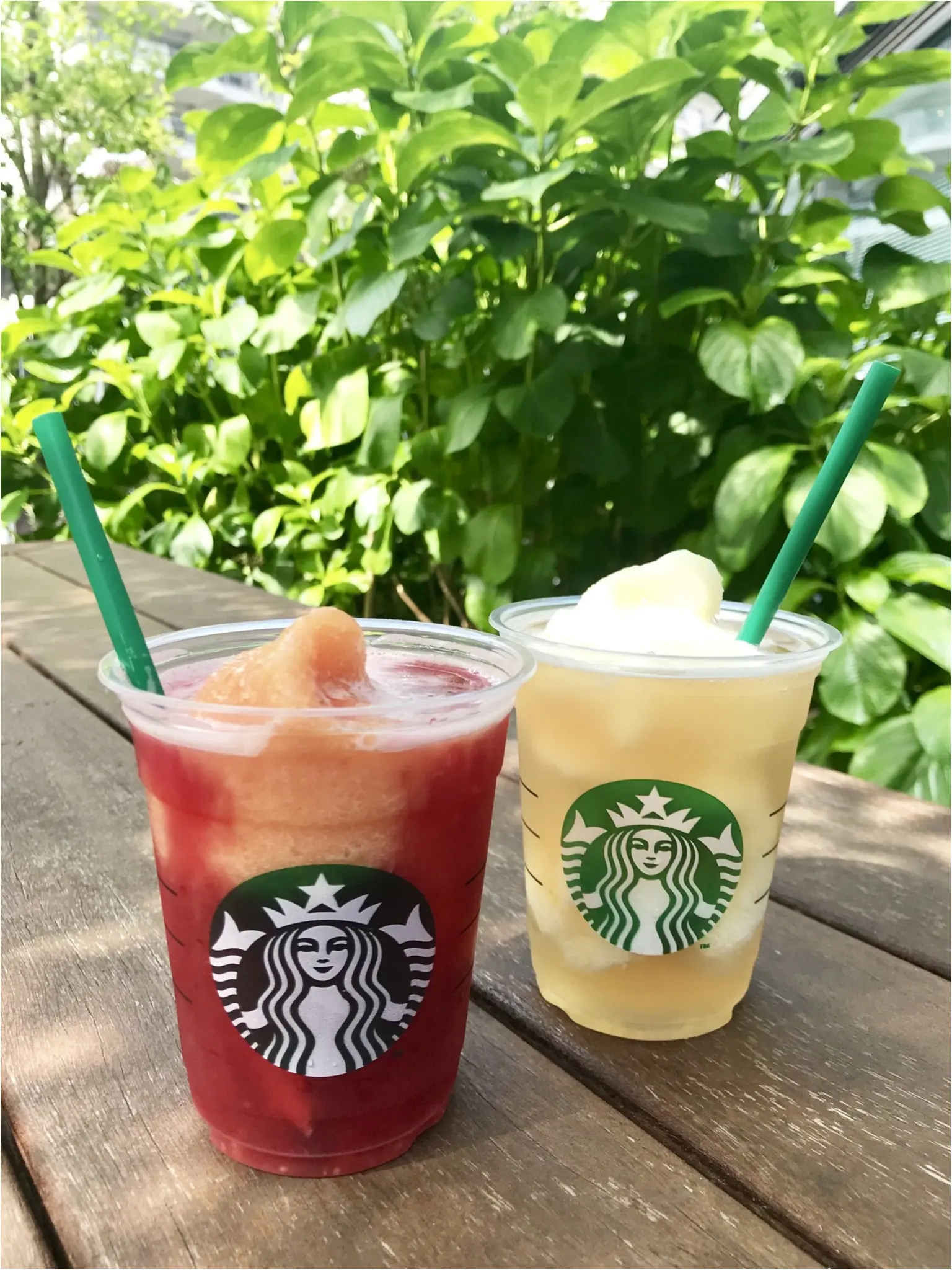 マーブル模様に惹かれちゃう♡ 「スタバ」の新作は夏にぴったりな2種のフローズンティー!_1