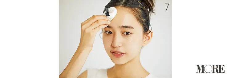 ベースメイクのやり方特集 - 美肌を目指せるファンデーションやコンシーラー、毛穴カバーや化粧くずれを防ぐメイクテクをプロが伝授!_16