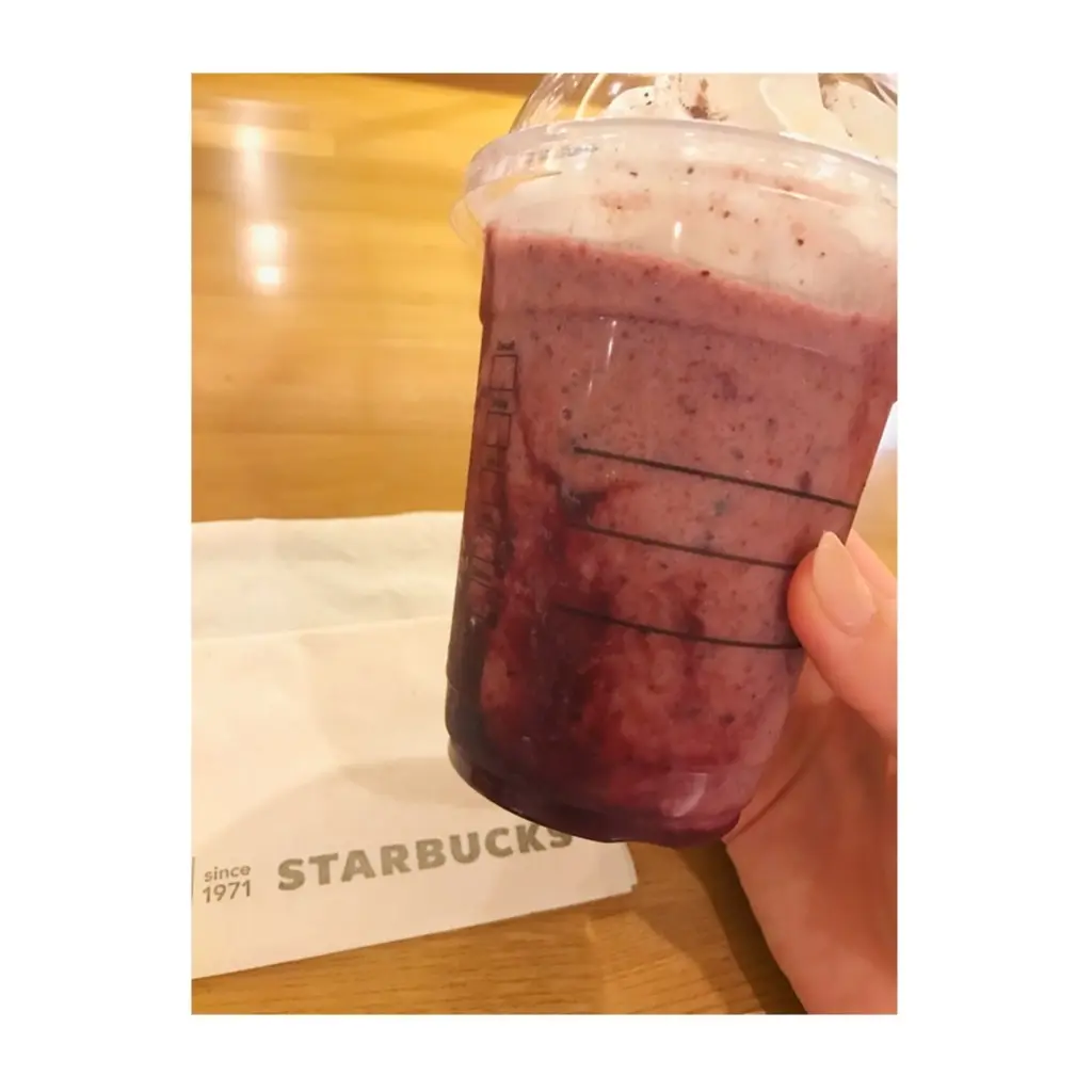 《スタバ新作は"チェリー&チョコチップ"!大人ゴージャスな仕上がりで大満足間違いなし!早めCheckがマスト!!》_2