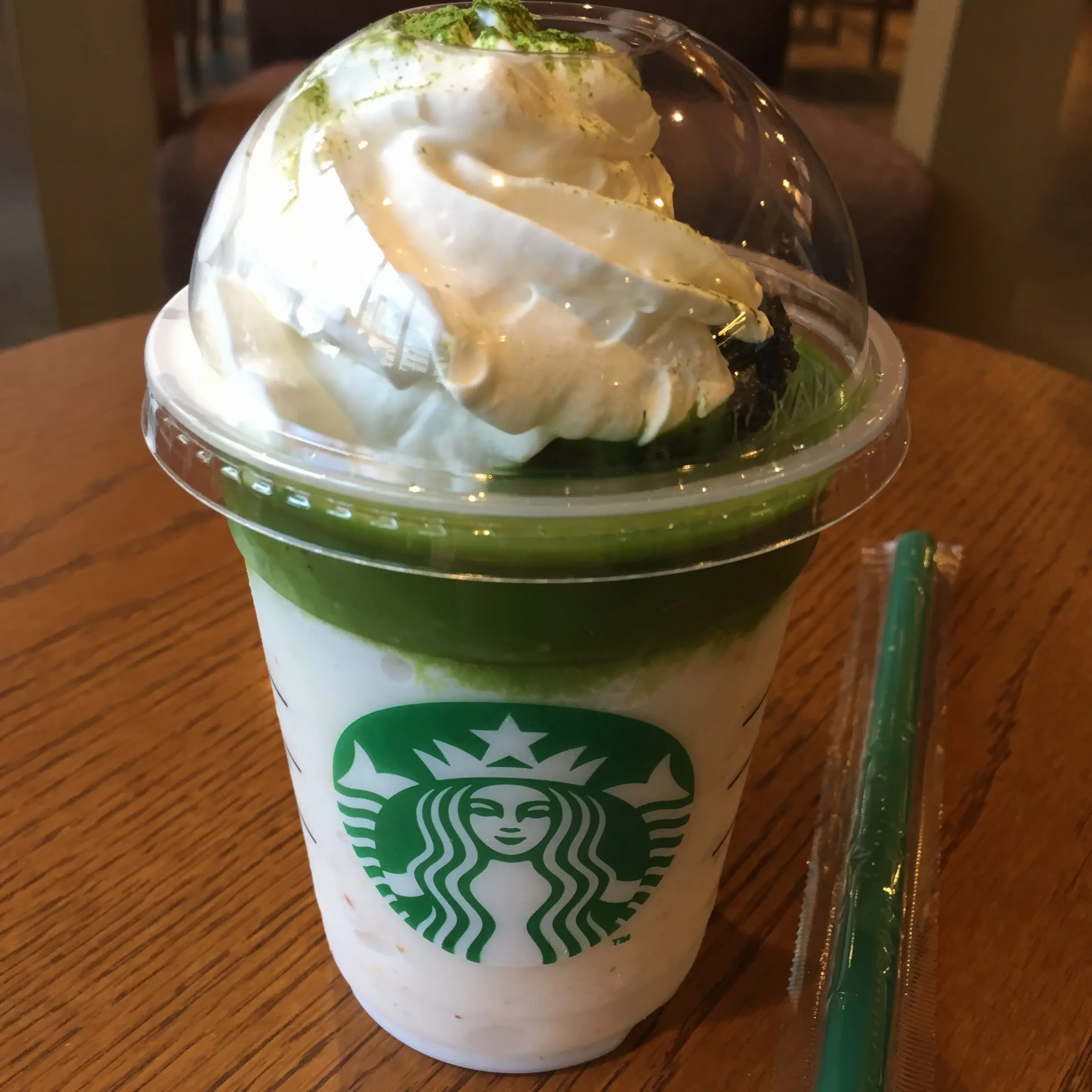 【STARBUCKS】チョコレートケーキ丸ごと⁉︎ チョコレート ケーキ トップ フラペチーノ with 抹茶ショット_5
