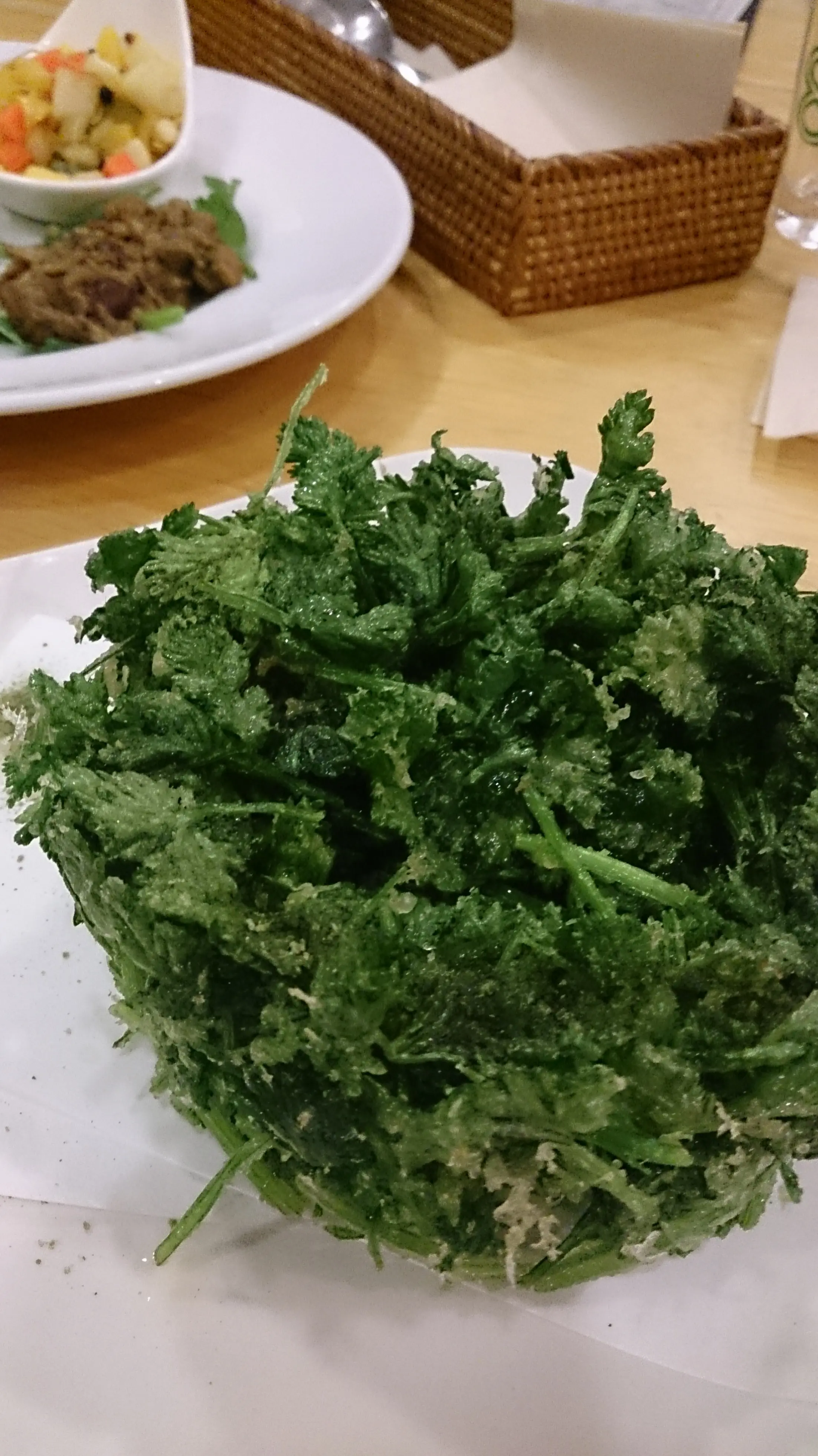 【グルメ】静かなブーム、パクチー専門店に潜入!!_5