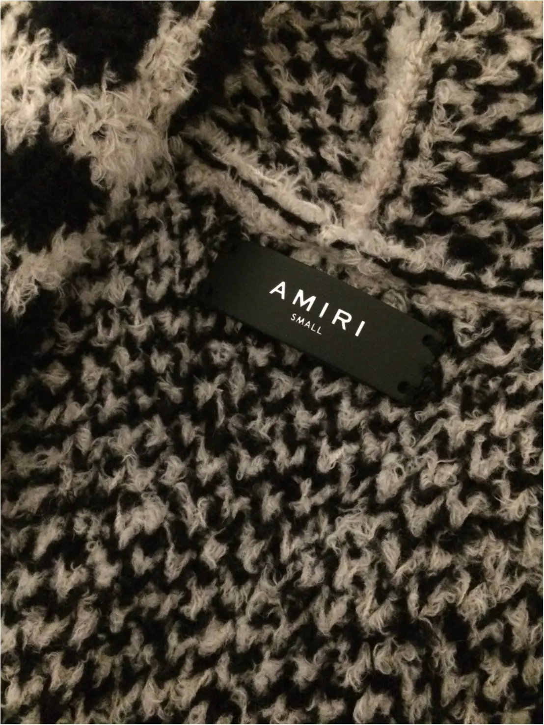 春だけどまだ寒い 【AMIRI アミリ】のカーディガン_2