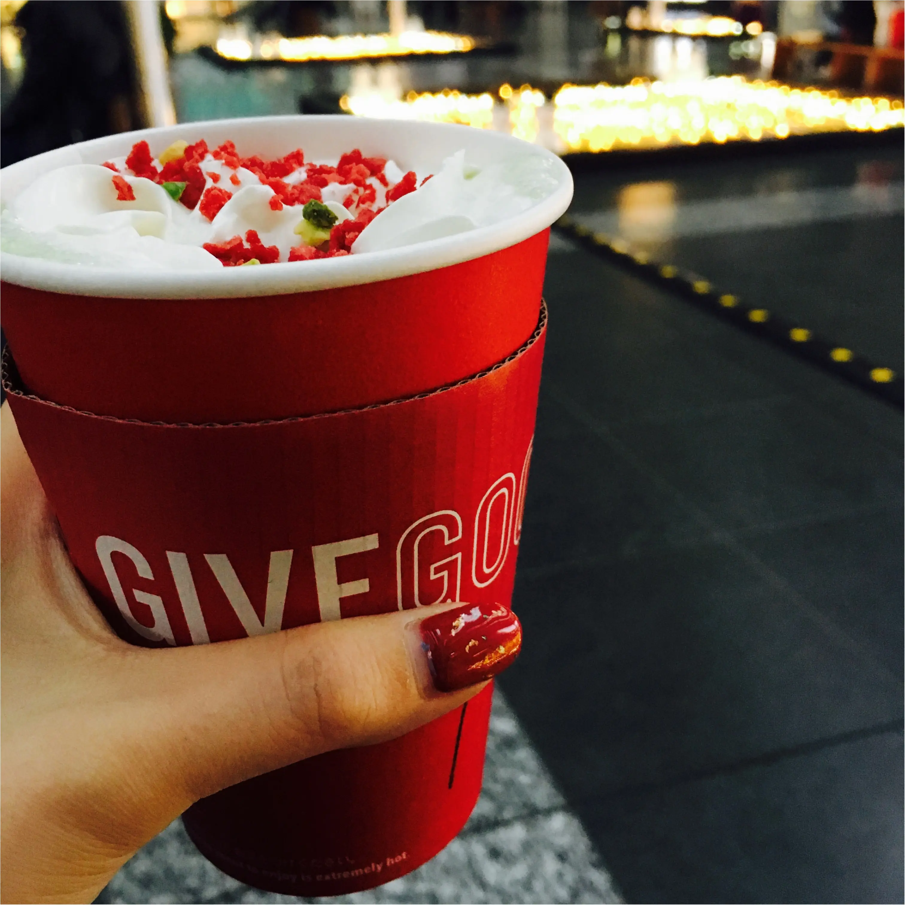 【スタバ】の新作≪キャンディピスタチオ≫がクリスマスカラーでかわいすぎる!!_1