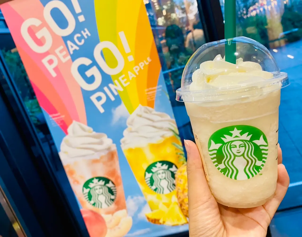 スターバックス新作のGO ピーチ フラペチーノ