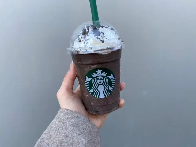 【スタバ新作】チョコ好き要チェック!チョコレート オン ザ チョコレート フラペチーノ_1