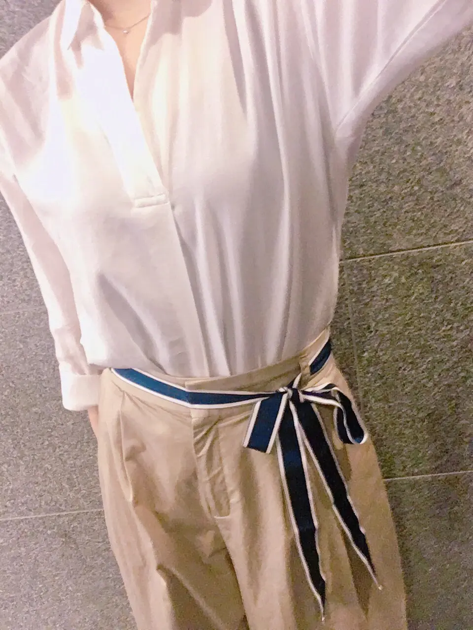 【オフィスコーデ】お気に入りのワイドパンツ×白シャツ_5