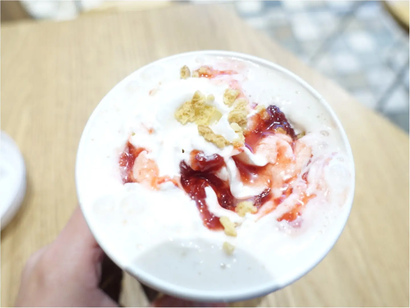 《スタバ》クリスマスストロベリーケーキミルク♡コーヒー好きなら、是非これを追加して!_2