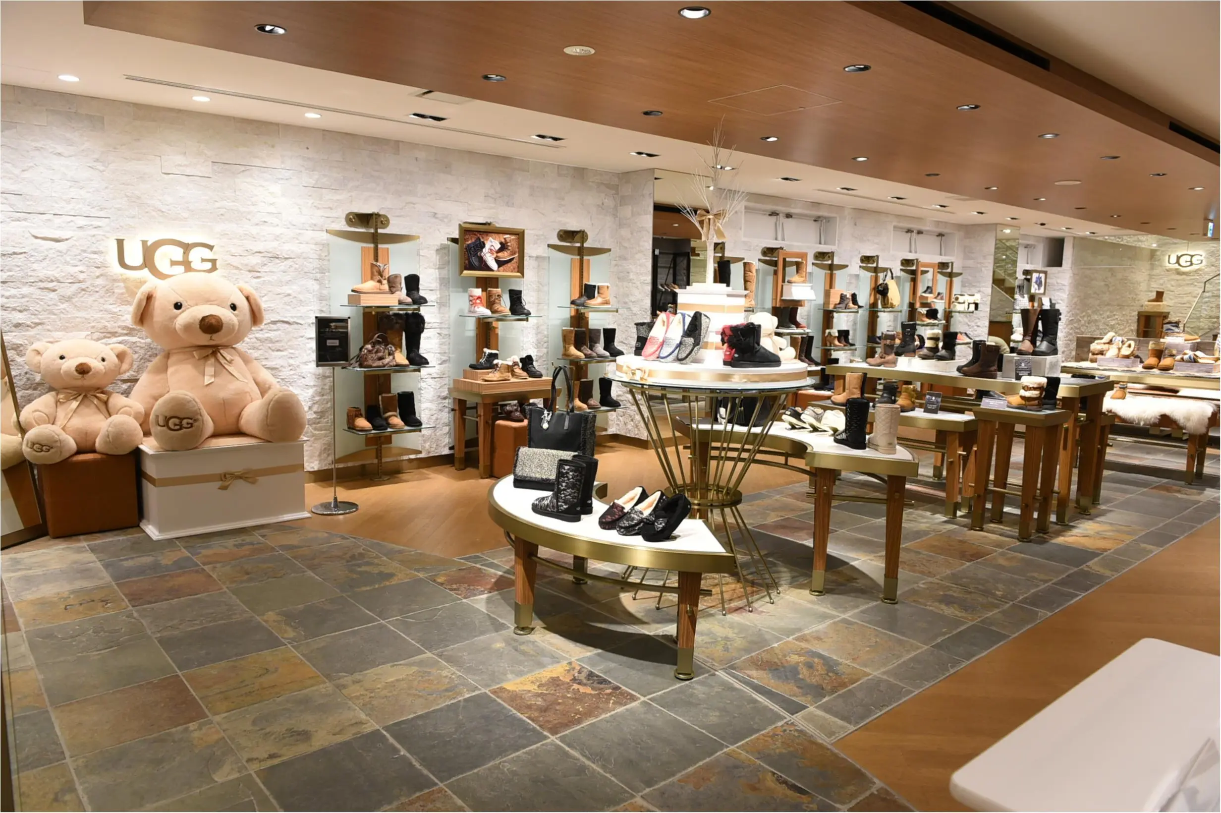 田中美保ちゃんオススメ☆ 『UGG®』が札幌に国内最大規模のショップをオープン!_1