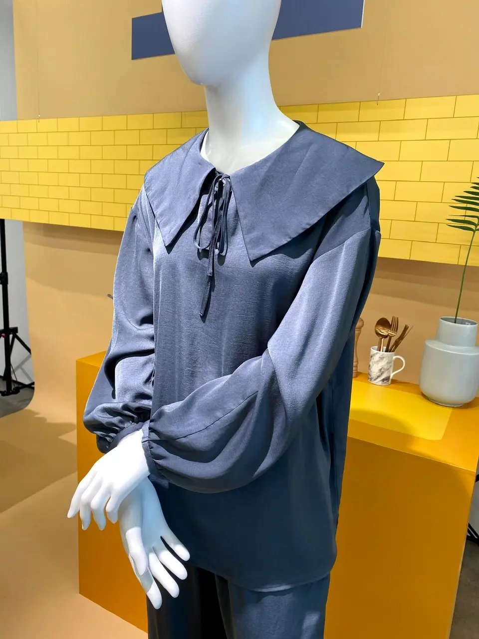 GUのビッグカラーヴィンテージサテンラウンジセット