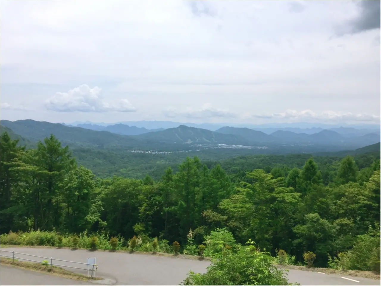 軽井沢の景色を一望するなら!まるで山の中に浮かぶような『天空カフェ・アウラ』へ!!_3
