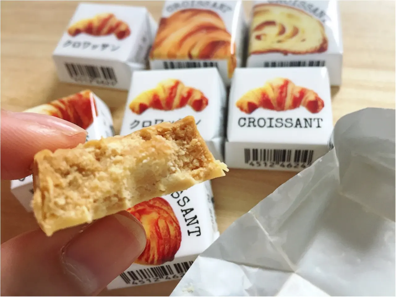 思わずパケ買いしちゃいました!『チロルチョコクロワッサン』がローソンで先行発売中!!_3