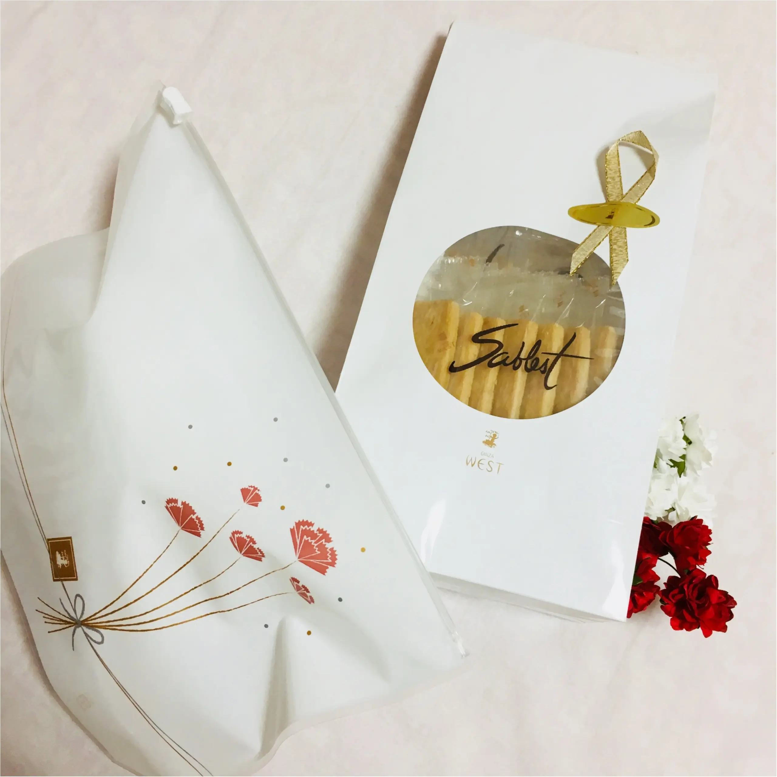 《母の日ギフトにぴったり★》対象商品を買うと限定ポーチがもらえる!¥1,500以下で【銀座ウエスト】のプチギフトを買いました❤️_1
