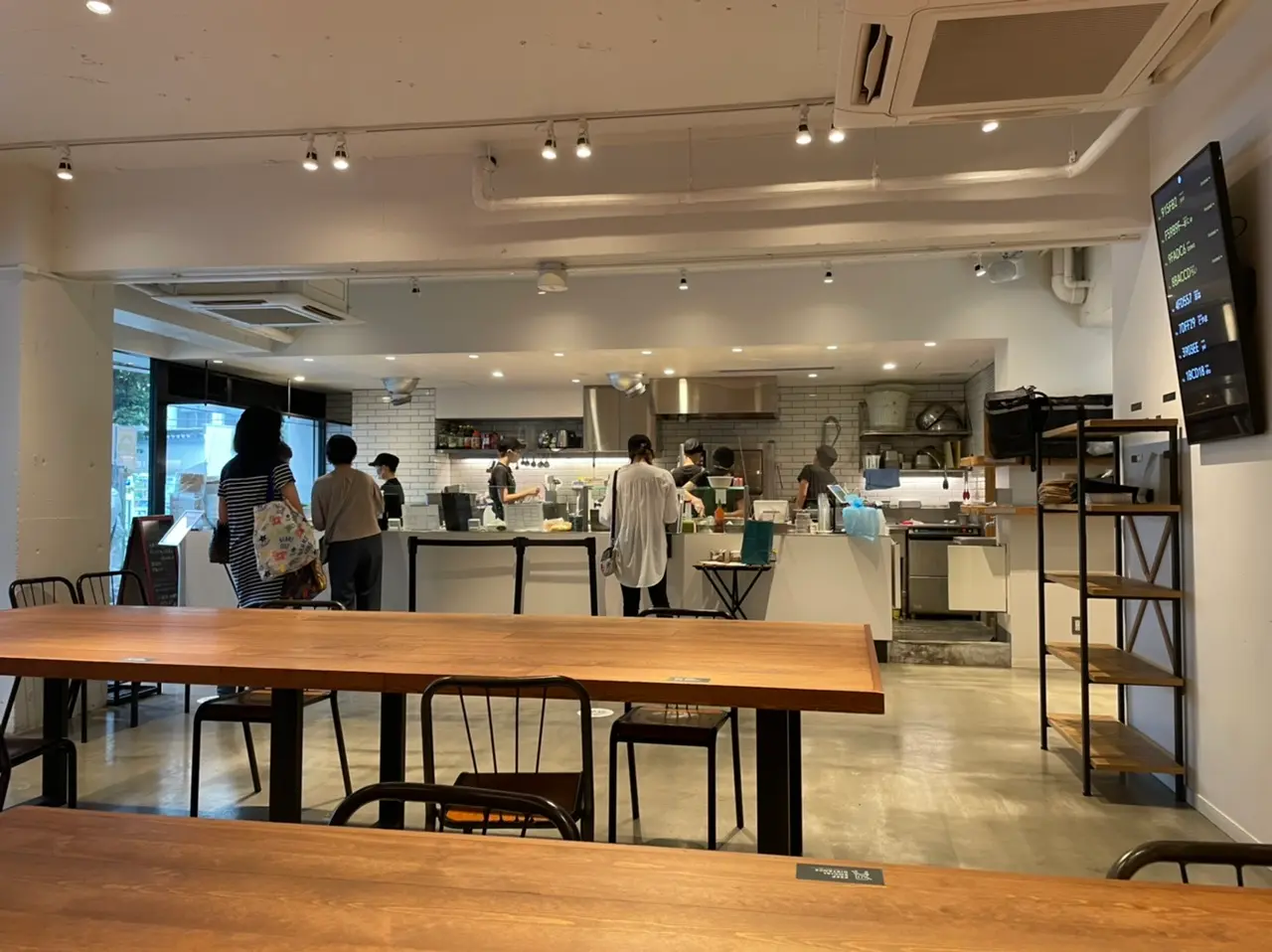 《毎日食べたい美容食》満腹おいしいヘルシーサラダならこのお店!_2