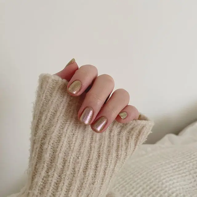 『THE POLISH.』と『Zoya Nail Polish』のお気に入りのネイルカラーでセルフネイル。