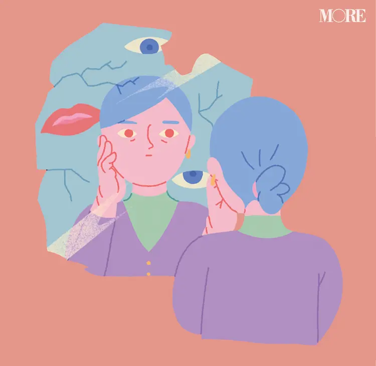 前田豆コさんのイラスト。おだんご結びの女性が割れかけの鏡を見ている様子