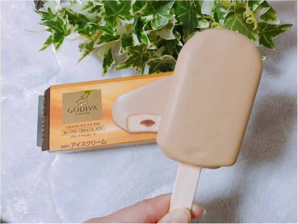 【コンビニ新作アイス❤︎】あの《GODIVA》から、“ブロンドチョコレート”アイスバーが登場!リッチ感ある大人の贅沢アイスがたまらない♡♡_2