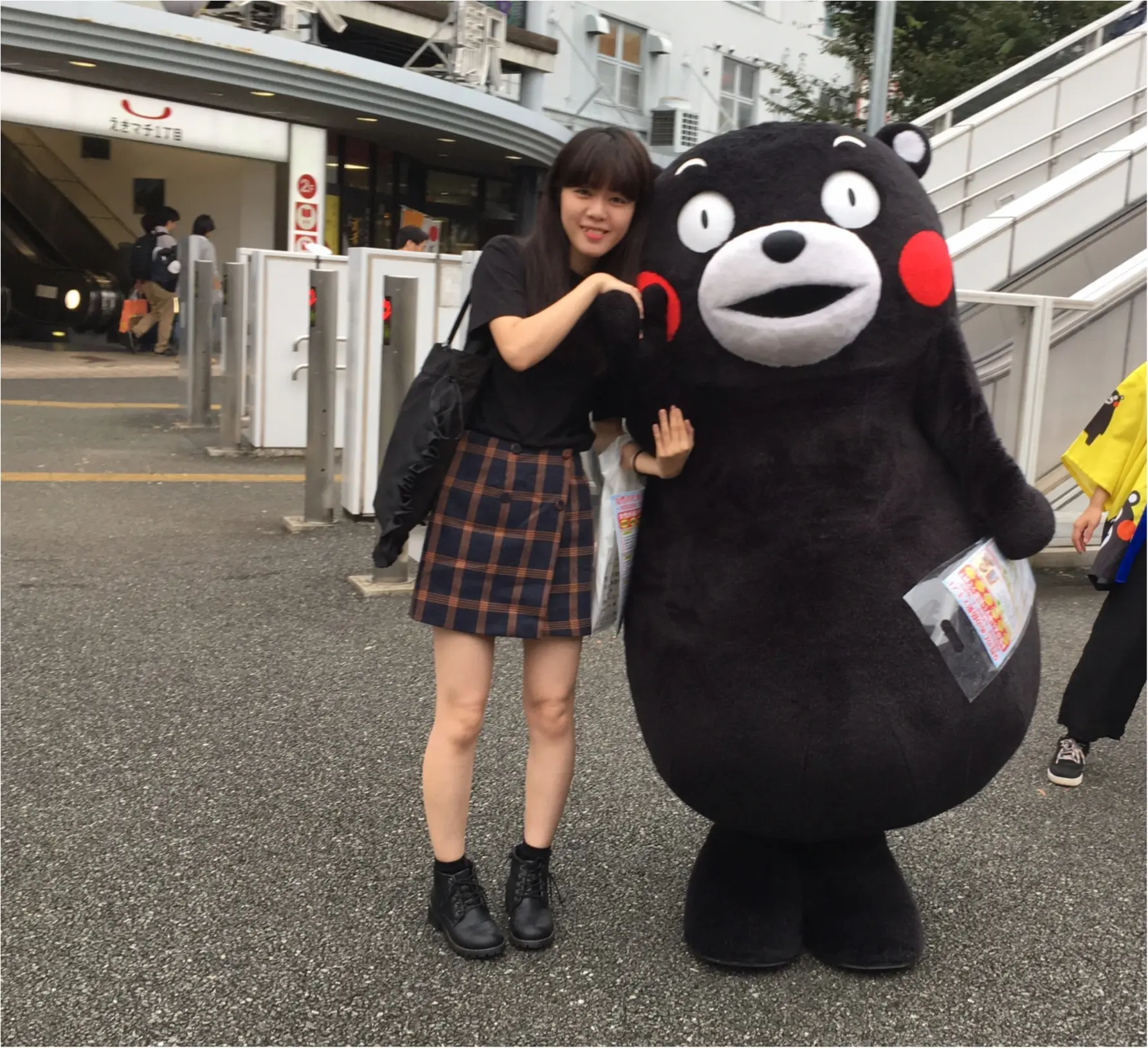 この後ろ姿は……まさかまさか!『くまモン』と遭遇しちゃいました!【#モアチャレ 熊本の魅力発信!】_3