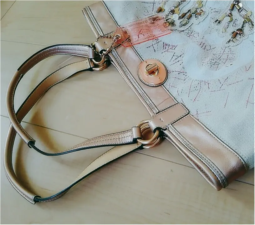 シェルで型どられたサンゴ柄が素敵!!【COACH】の溺愛夏トート*(443 まゆ_4
